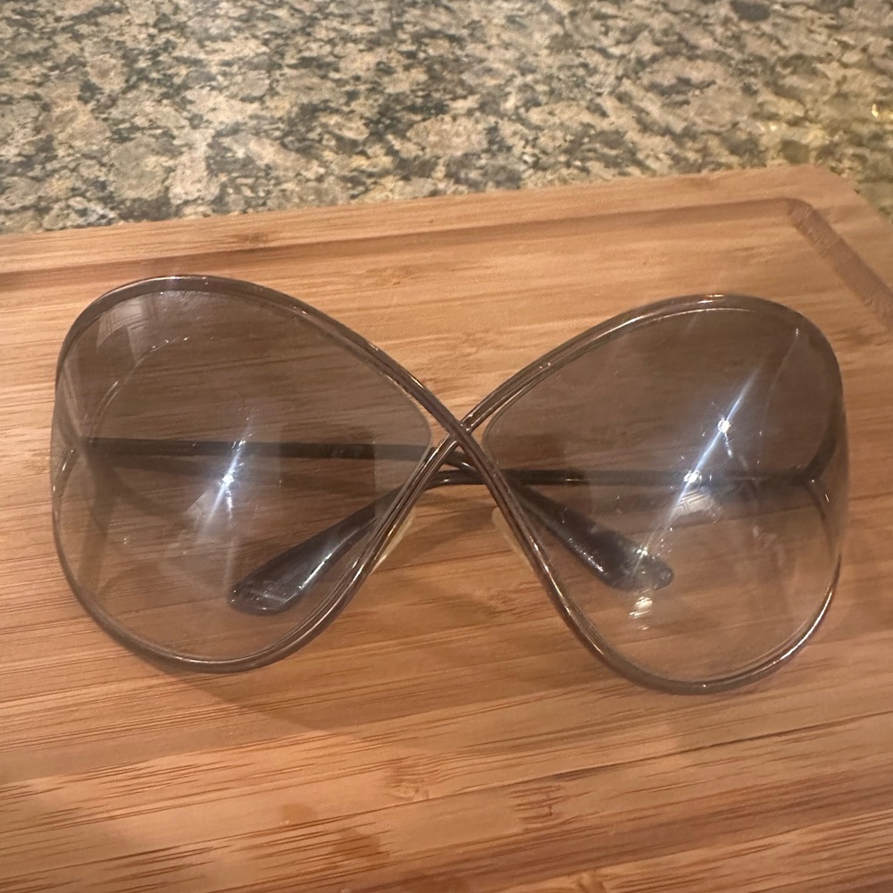 Tom Ford Elegant Brown Sunglasses